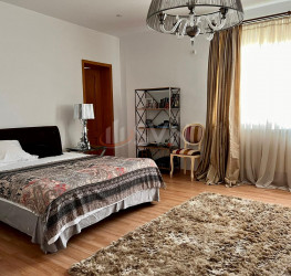 Casa, 12 camere, 470 mp Bucuresti/Iancu Nicolae