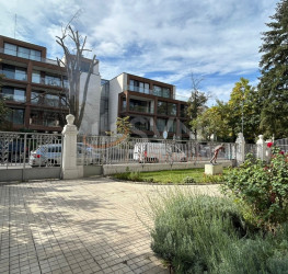 Casa, 12 camere, 550 mp Bucuresti/Aviatorilor
