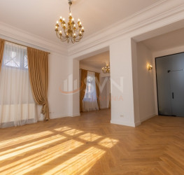 Casa, 12 camere, 575 mp Bucuresti/Capitale