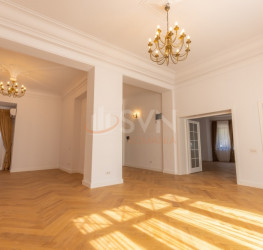 Casa, 12 camere, 575 mp Bucuresti/Capitale