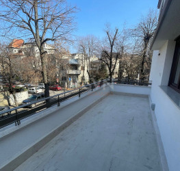 Casa, 12 camere, 625 mp Bucuresti/Primaverii