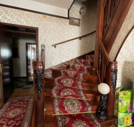 Casa, 12 rooms, 355 mp Bucuresti/Polona