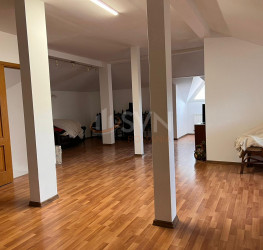 Casa, 12 rooms, 470 mp Bucuresti/Iancu Nicolae