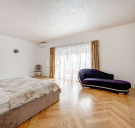 Casa, 12 rooms, 478.9 mp Bucuresti/Pipera