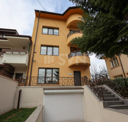 Casa, 12 rooms, 485 mp Bucuresti/Domenii