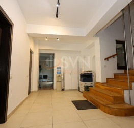 Casa, 12 rooms, 485 mp Bucuresti/Domenii