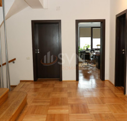 Casa, 12 rooms, 485 mp Bucuresti/Domenii