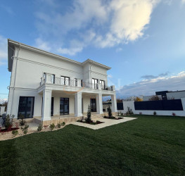 Casa, 12 rooms, 530 mp Bucuresti/Pipera