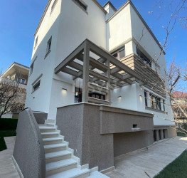 Casa, 12 rooms, 625 mp Bucuresti/Primaverii