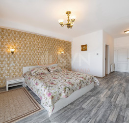 Casa, 12 rooms, 825 mp Brasov/Centru