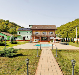 Casa, 12 rooms, 825 mp Brasov/Centru