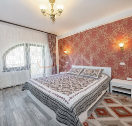 Casa, 12 rooms, 825 mp Brasov/Centru