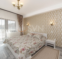 Casa, 12 rooms, 825 mp Brasov/Centru