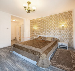 Casa, 12 rooms, 825 mp Brasov/Centru