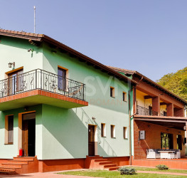 Casa, 12 rooms, 825 mp Brasov/Centru