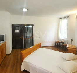 Casa, 12 rooms, 900 mp Brasov/Centru