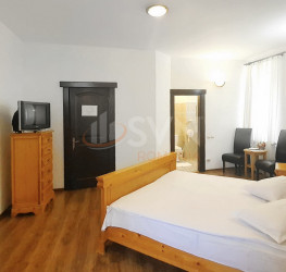 Casa, 12 rooms, 900 mp Brasov/Centru