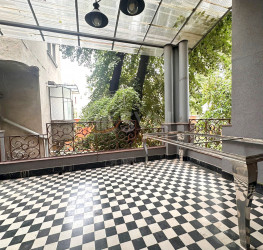 Casa, 13 camere, 586 mp Bucuresti/Universitate (s2)