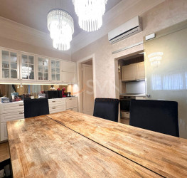 Casa, 13 rooms, 586 mp Bucuresti/Universitate (s2)