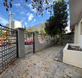 Casa, 14 camere, 430 mp Bucuresti/Bucurestii Noi