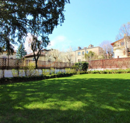 Casa, 14 camere, 500 mp Bucuresti/Casin