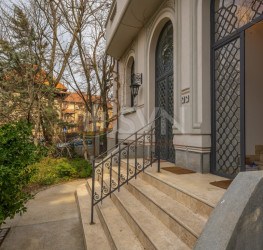 Casa, 14 camere, 557.7 mp Bucuresti/Capitale