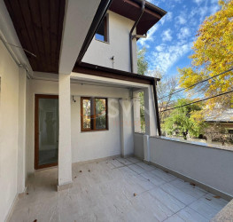 Casa, 14 rooms, 430 mp Bucuresti/Bucurestii Noi