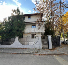 Casa, 14 rooms, 430 mp Bucuresti/Bucurestii Noi