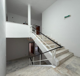 Casa, 14 rooms, 478 mp Bucuresti/Domenii