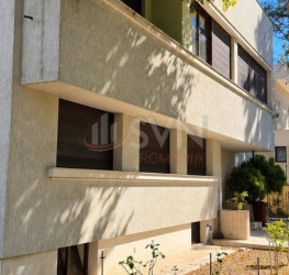Casa, 14 rooms, 726 mp Bucuresti/Aviatorilor