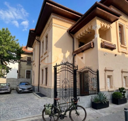 Casa, 15 camere, 400 mp Bucuresti/P-ta Victoriei