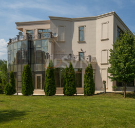 Casa, 15 rooms, 1500 mp Bucuresti/Petricani