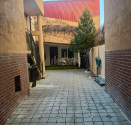 Casa, 15 rooms, 225 mp Bucuresti/Decebal