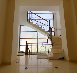 Casa, 15 rooms, 847 mp Bucuresti/Dacia