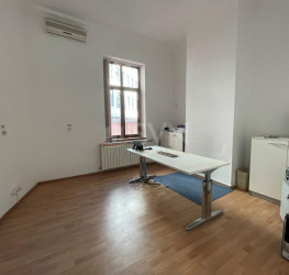 Casa, 16 rooms, 455 mp Bucuresti/Piata Romana