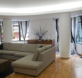 Casa, 16 rooms, 690 mp Bucuresti/Primaverii