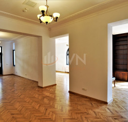 Casa, 16 rooms, 840 mp Bucuresti/Piata Romana