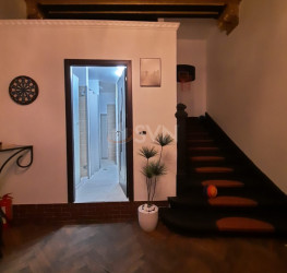 Casa, 20 rooms, 1096 mp Bucuresti/Piata Romana