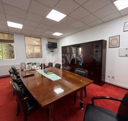 Casa, 21 rooms, 800 mp Bucuresti/Stefan Cel Mare