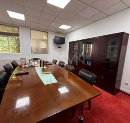 Casa, 21 rooms, 800 mp Bucuresti/Stefan Cel Mare