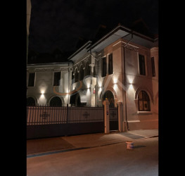Casa, 3 camere, 250 mp Bucuresti/P-ta Romana