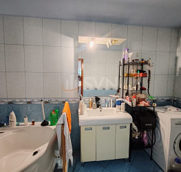 Casa, 3 rooms, 206 mp Bucuresti/Eroii Revolutiei