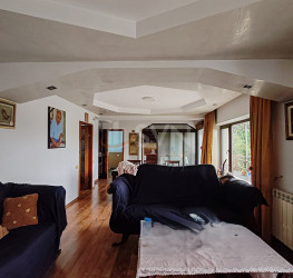 Casa, 3 rooms, 206 mp Bucuresti/Eroii Revolutiei