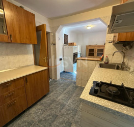 Casa, 3 rooms, 85 mp Bucuresti/Vatra Luminoasa