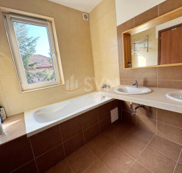 Casa, 3 rooms, 90 mp Bucuresti/Pipera