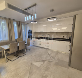 Casa, 3 rooms, 98 mp Bucuresti/Pipera