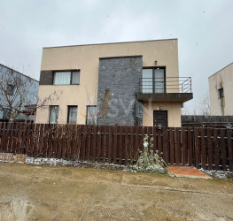 Casa, 4 camere, 118 mp Dambovita/Centru