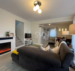 Casa, 4 camere, 118 mp Dambovita/Centru