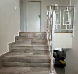 Casa, 4 camere, 118 mp Dambovita/Centru