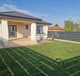 Casa, 4 camere, 124 mp Dambovita/Centru